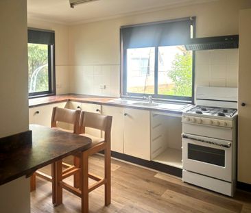 1/3 De Brun Court, Laverton VIC, Belconnen - Photo 3