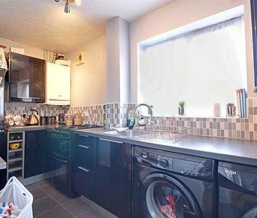 Signal Grove, Bloxwich, WS3 - Photo 1