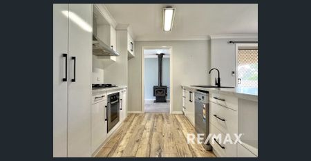 Perfect Family Home in Cul de Sac - Photo 3