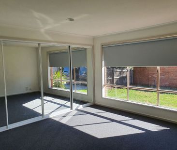 Well Presented 2 Bedroom Home Close to Shops & Transport - Photo 4