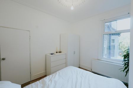 Room in a Shared House, Alloa Road, SE8 - Photo 3