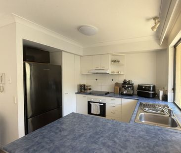 Spacious Coastal Apartment in Boutique Complex - Photo 5