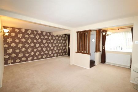 3 bedroom detached house to rent - Photo 4