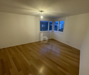 STYLISH WITH COMFORT & HIGH QUALITY - Photo 5