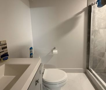 For Lease - 17 Brisbourne Grove, Toronto, Ontario - Photo 6