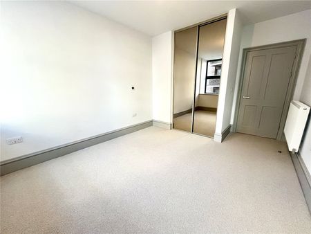 1 Bedroom - Photo 2