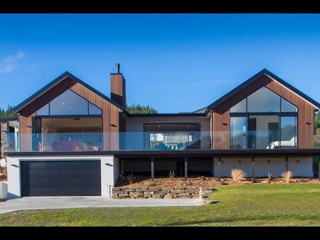 Executive Peninsula Bay Living - Lake Views + Spa - Photo 4