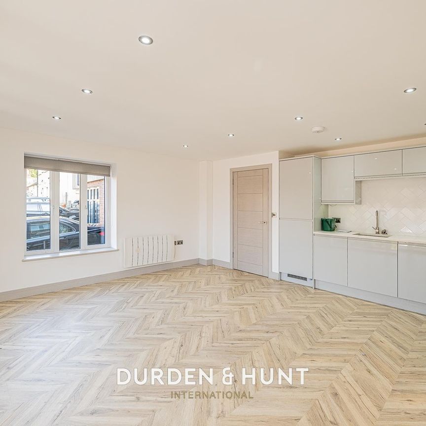 Oakwood Apartments, High Street, Ongar - Photo 1