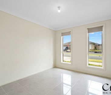 25A Ducros Street, Oran Park NSW 2570 - House For Rent | Domain - Photo 2