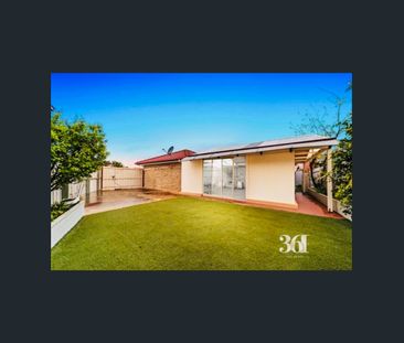 🏡 Contemporary Garden-View Living in a Prime Location – Electricity... - Photo 5