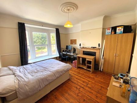 4 bedroom terraced house to rent - Photo 5