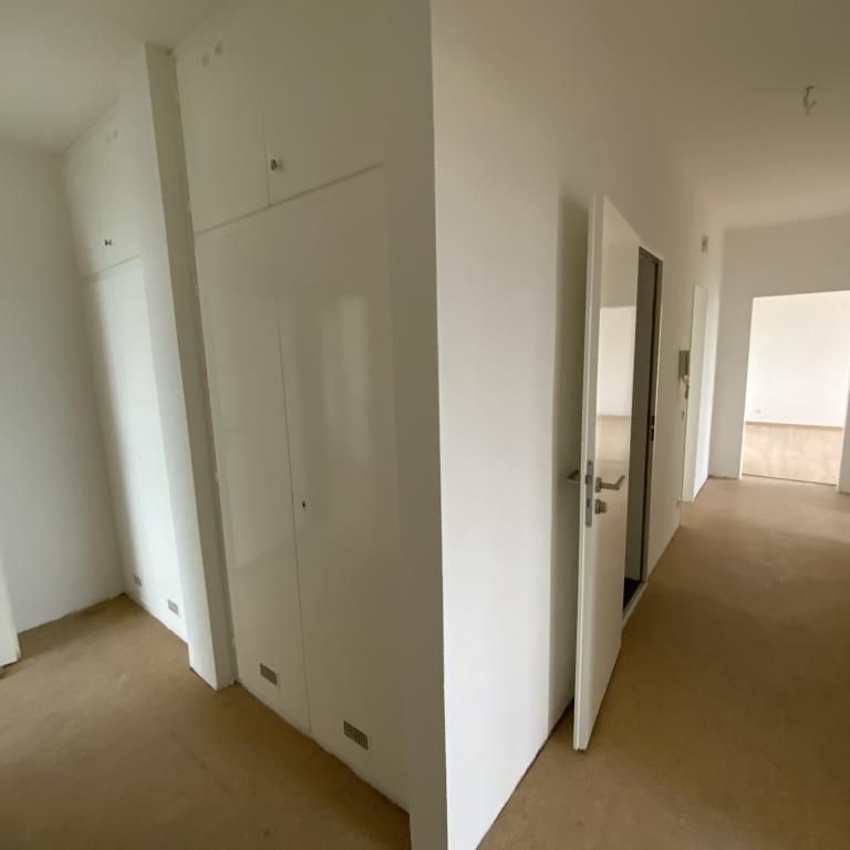 Sofort bezugsfertige Wohnung mit Balkon - Photo 1