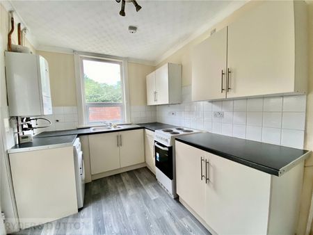 Leicester Avenue, Horwich, Bolton, Greater Manchester, BL6 - Photo 3