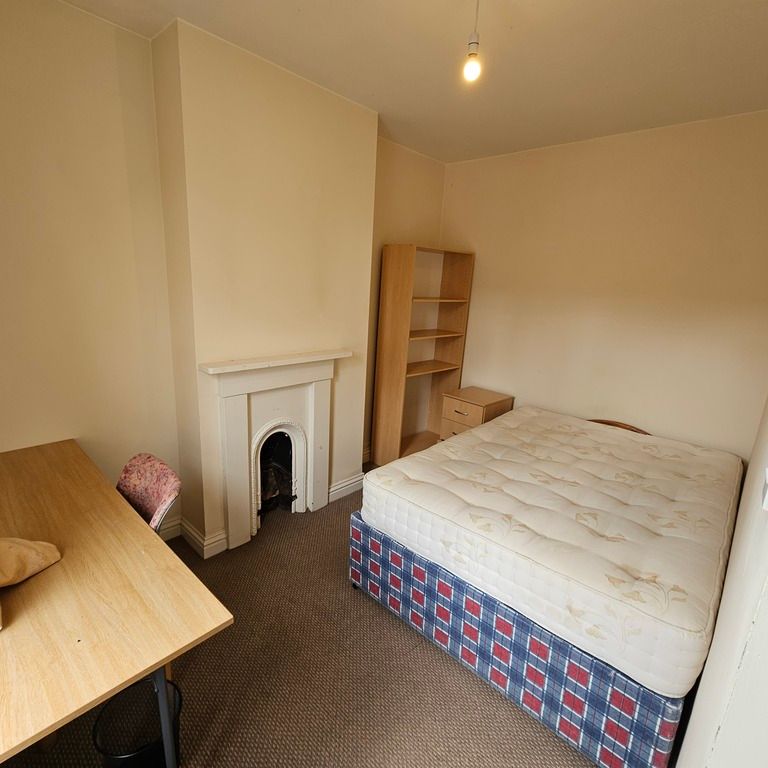 4 Bed Student Accommodation - Photo 1