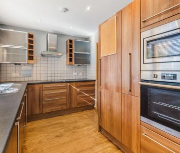 4 bedroom semi-detached house to rent - Photo 6
