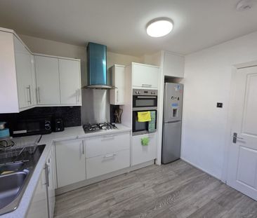 2 Bed Terraced House, Ochiltree Gardens, EH16 - Photo 4