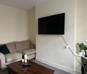 2 bedroom terraced house to rent - Photo 6