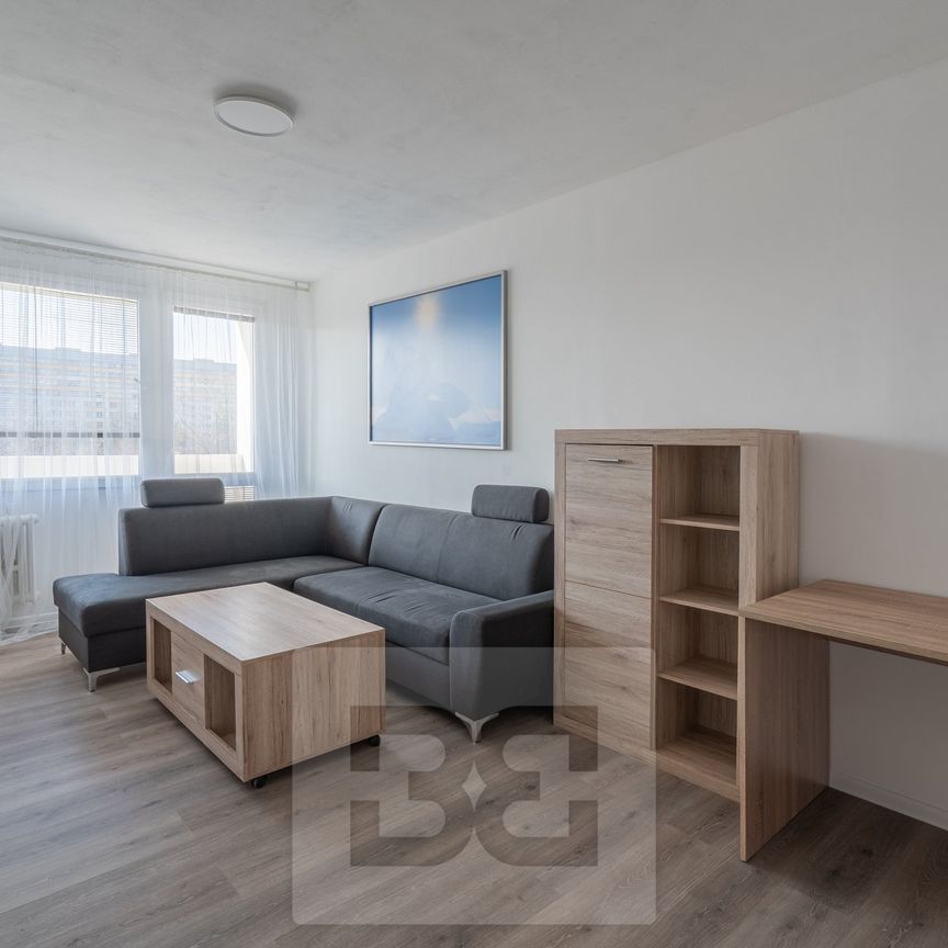 Pronájem bytu 3+1 70 m² - Photo 1