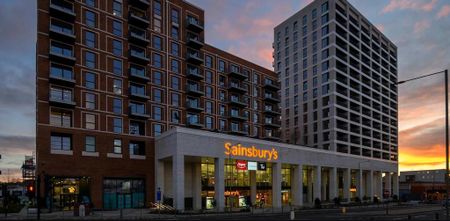 3 bedroom flat to rent - Photo 3