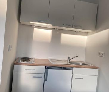 Helle 2- Zimmerwohnung mit Balkon in Düsseldorf Oberbilk - Photo 2