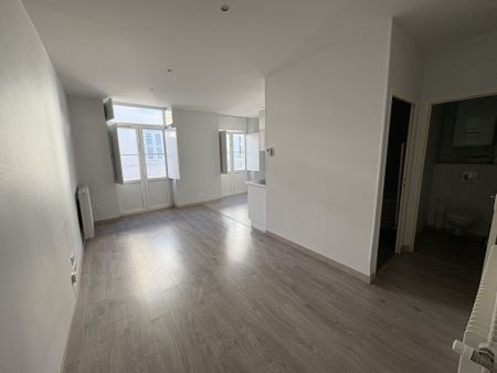 Location Appartement 3 pièces 55m² AGEN 47000 - Photo 2