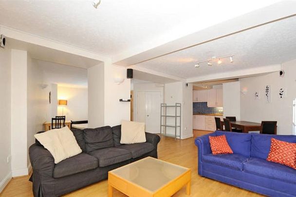 Studio Flat, Gun Place, E1W - Photo 1