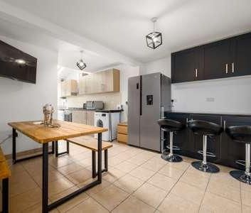 1 bedroom in a house share to rent - Photo 6