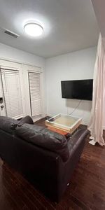 Cute First Floor Bachelor Unit (Not Basement) For Rent - Photo 3