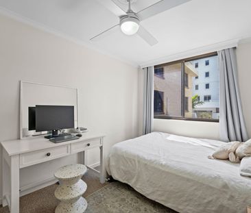 9/2619 GC Highway, Broadbeach, Qld 4218 - Photo 4