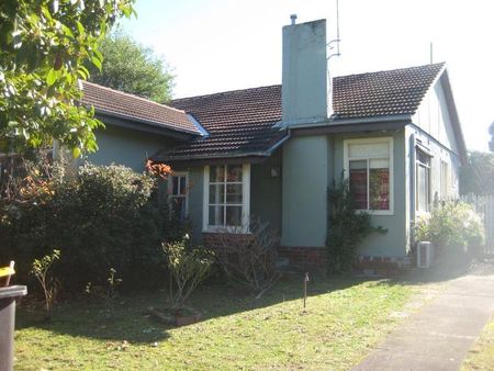 NEAT AND TIDY FAMILY HOME - Photo 3