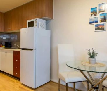 Furnished Apartment in a Prime Location! - Photo 6