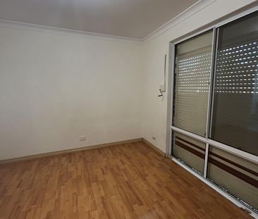Modern Well Presented Three Bedrooms - Photo 3