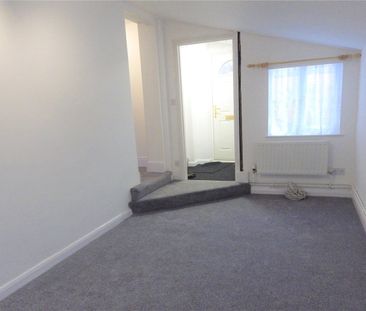 92 Summerland Avenue, Minehead, TA24 - Photo 4