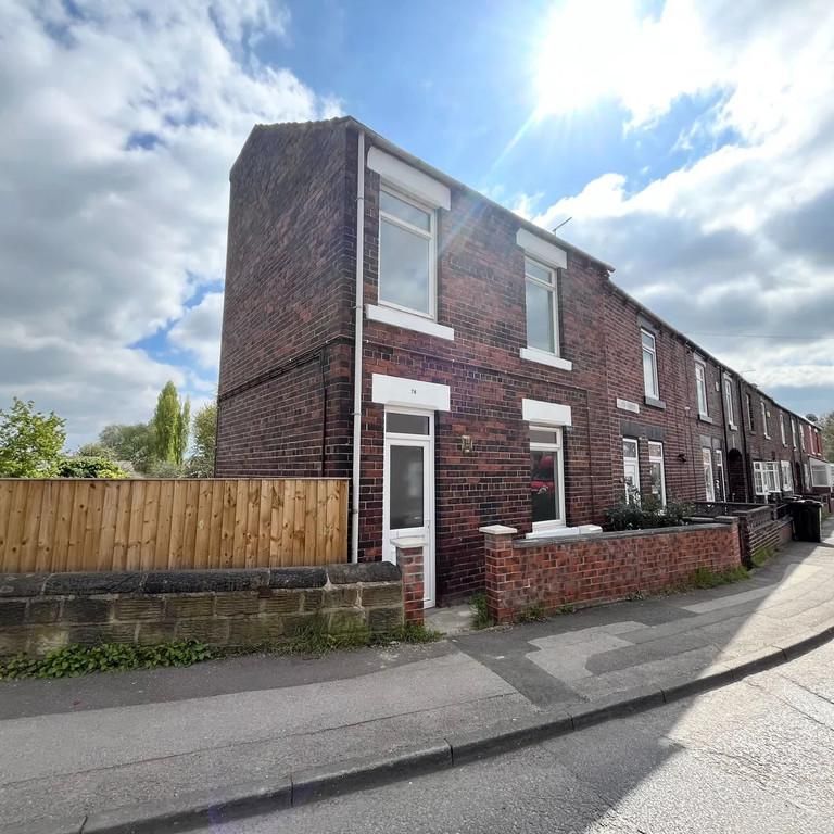 3 bedroom end of terrace house to rent - Photo 1