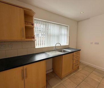 Banners Street, Halesowen, West Midlands - Photo 5