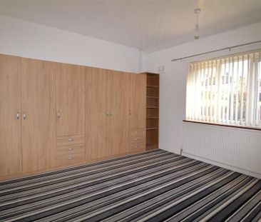 3 bedroom semi-detached house to rent - Photo 6