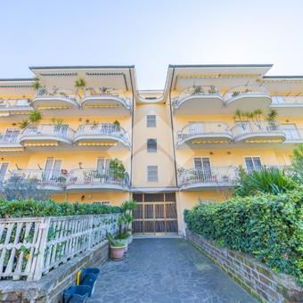 5 locali in affitto - Photo 1