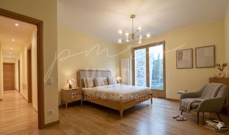 Spacious three-bedroom apartment with private garden and terraces i... - Photo 2