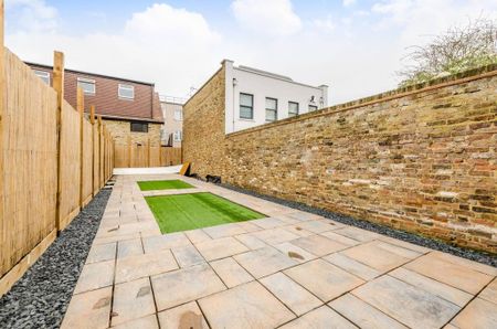 3 bedroom flat to rent - Photo 3