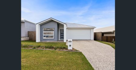 Four Bedrooms stylish home in the Heart of Thornlands - Photo 2
