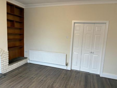 2 bedroom terraced house to rent - Photo 2