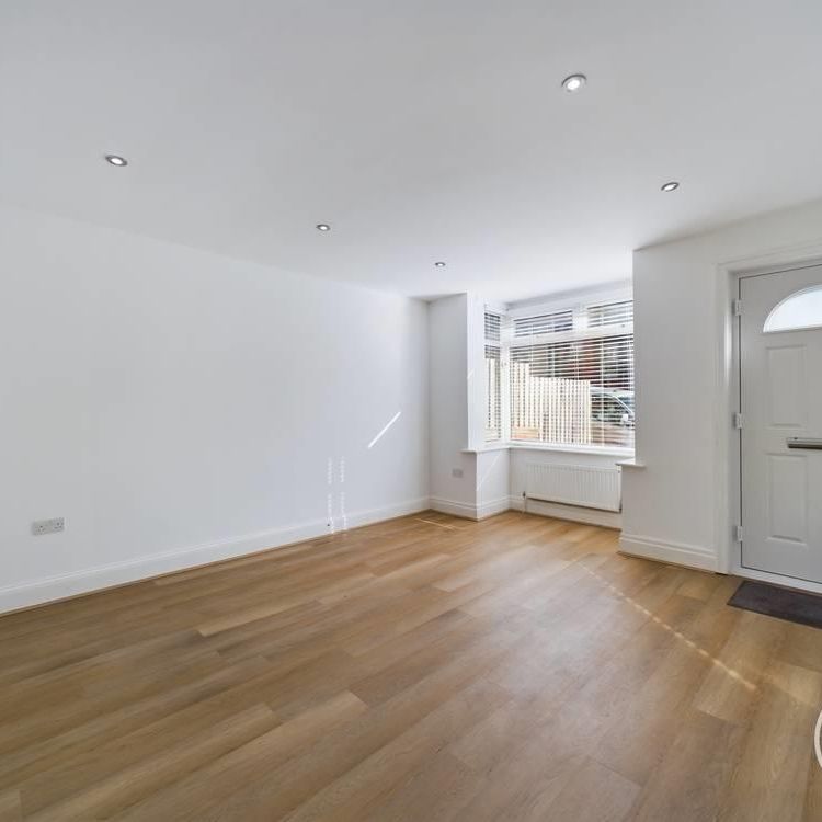 Woodside Place, Burley, Leeds - Photo 1