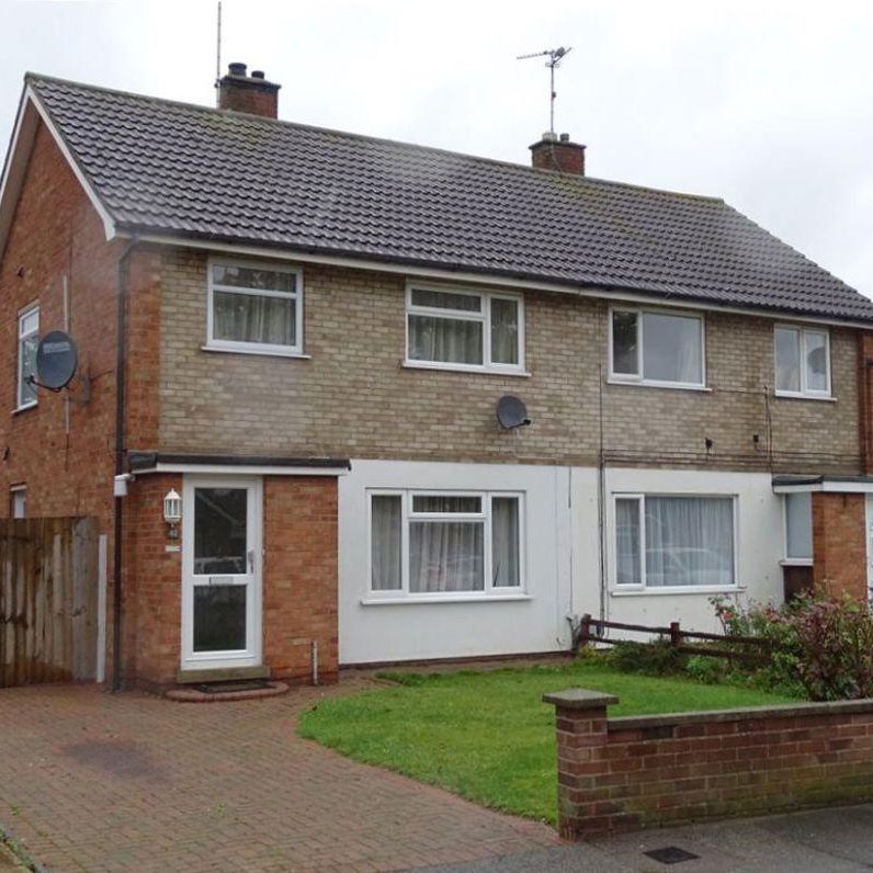 3 bedroom semi-detached house to rent - Photo 1