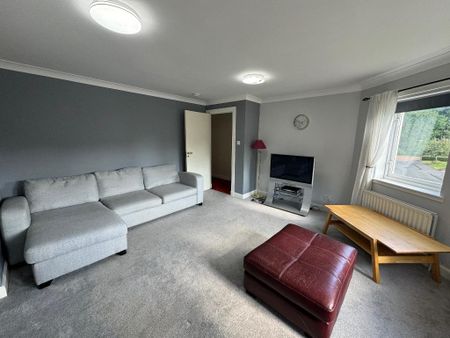 3 bedroom flat to rent - Photo 2