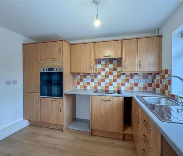 2 bedroom semi-detached bungalow to rent - Photo 6