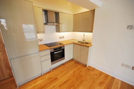 1 Bed - Grainger Street, Newcastle Upon Tyne - Photo 2