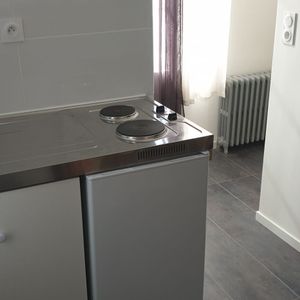 STUDIO 21 m² en rez -chaussée secteur Paix ,bus devant, au calme. - Photo 2