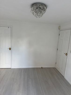 1 Bed Semi-Detached House, City View, NG3 - Photo 1
