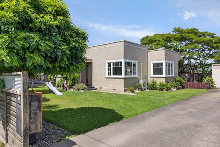 Prime Whataupoko Location For Rent! - Photo 2