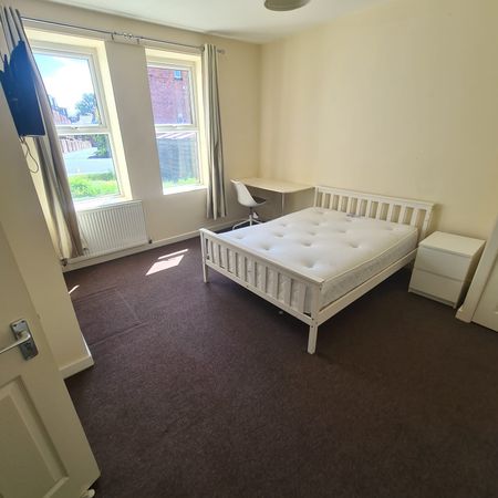 5 Bed - 129 Victoria Road, Hyde Park, Leeds - LS6 1DU - Student - Photo 5